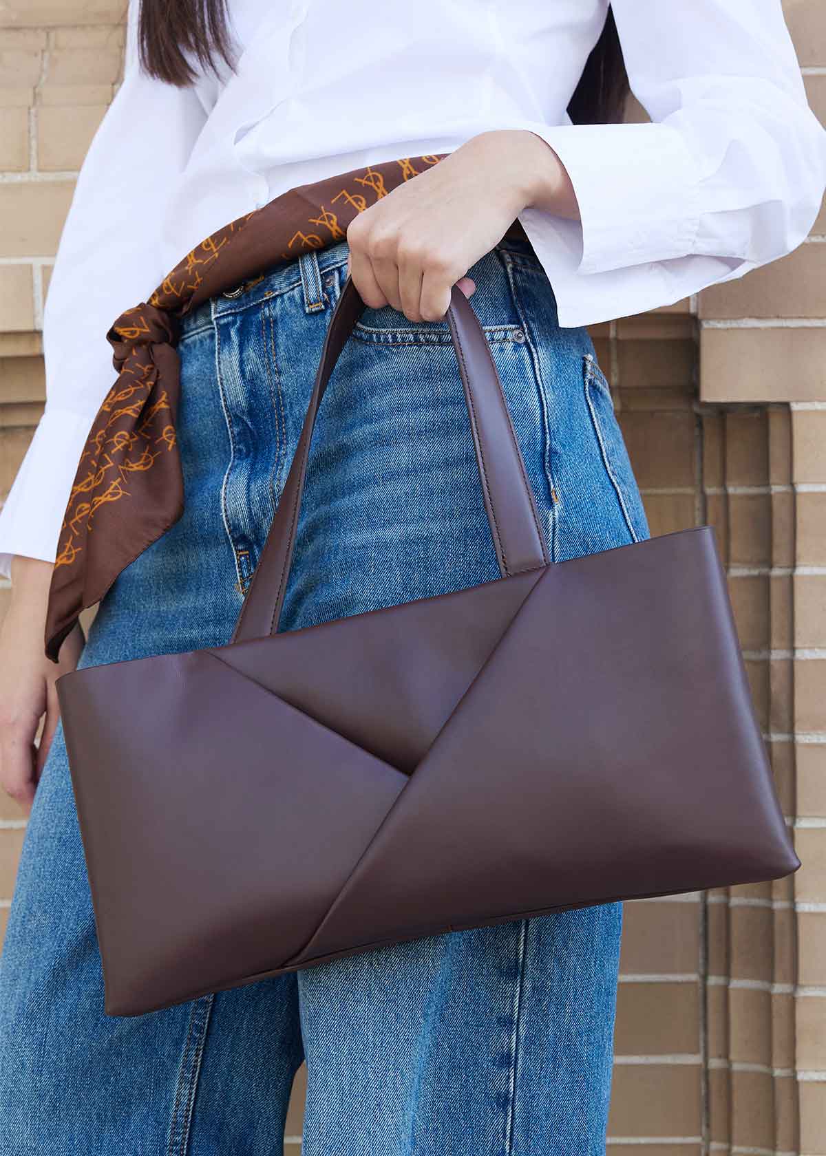 BOLSO 005 CHOCO I COLECCIÓN GENIUS LOCI